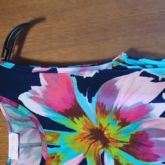 Pink Lily 👗 - Picture 5 of 8